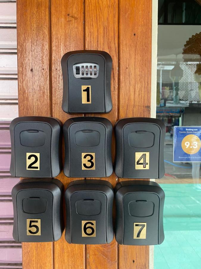 Appartamento Boonnark Bed Night Bazaar No Car Parking Chiang Mai Esterno foto