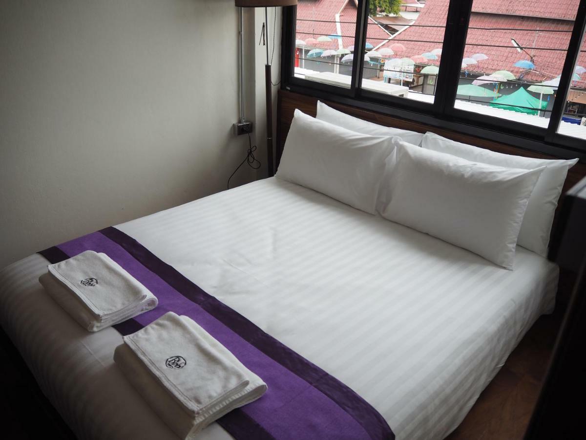 Appartamento Boonnark Bed Night Bazaar No Car Parking Chiang Mai Esterno foto