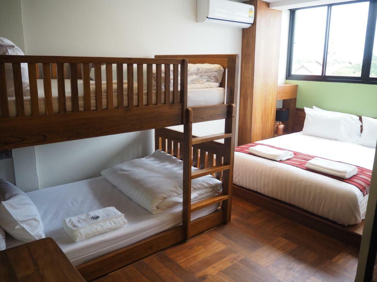 Appartamento Boonnark Bed Night Bazaar No Car Parking Chiang Mai Esterno foto